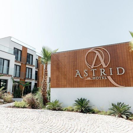 גומושלוק Astrid Hotel מראה חיצוני תמונה