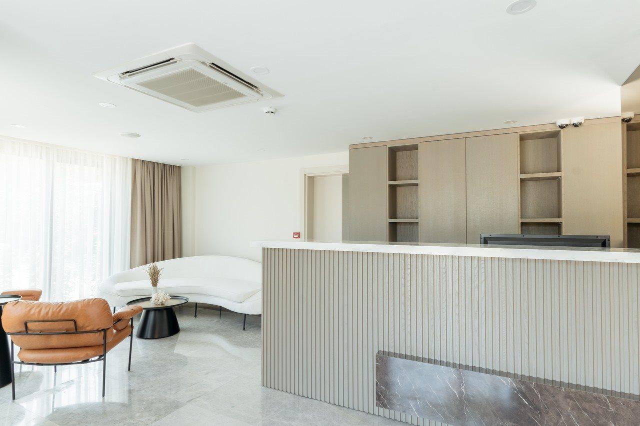 גומושלוק Astrid Hotel מראה חיצוני תמונה