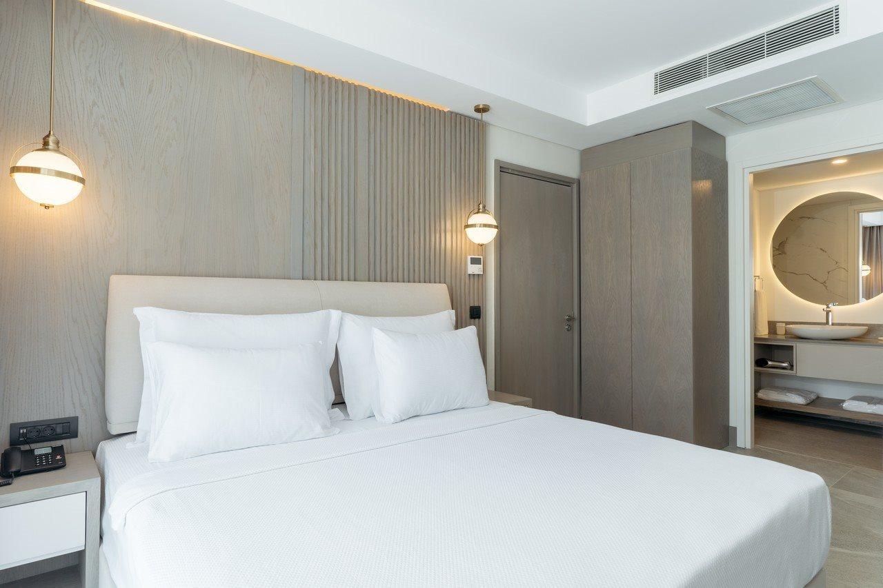 גומושלוק Astrid Hotel מראה חיצוני תמונה