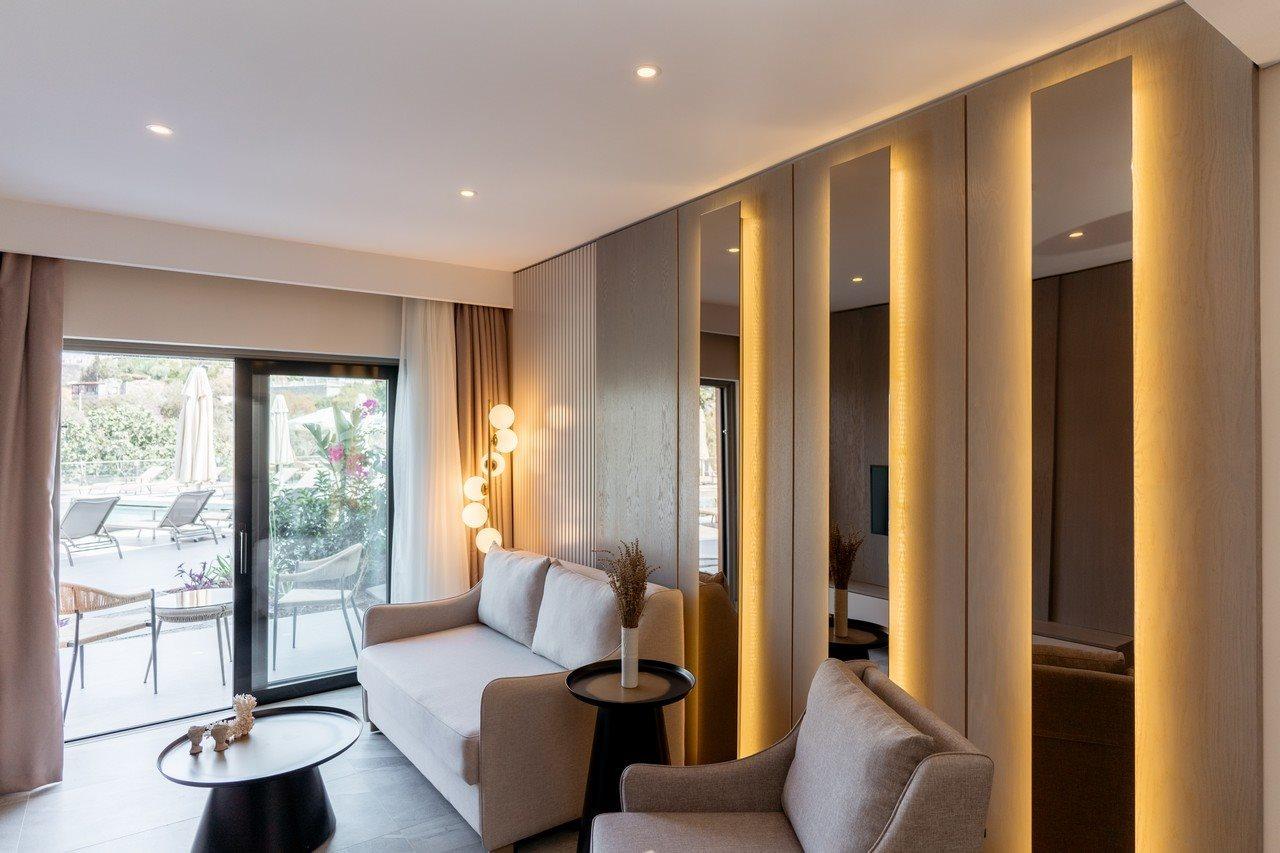 גומושלוק Astrid Hotel מראה חיצוני תמונה