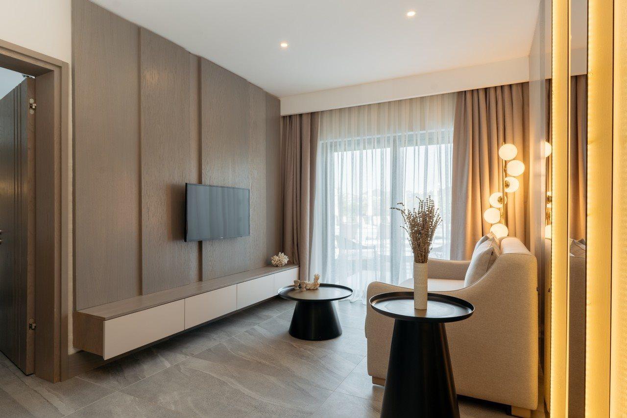 גומושלוק Astrid Hotel מראה חיצוני תמונה