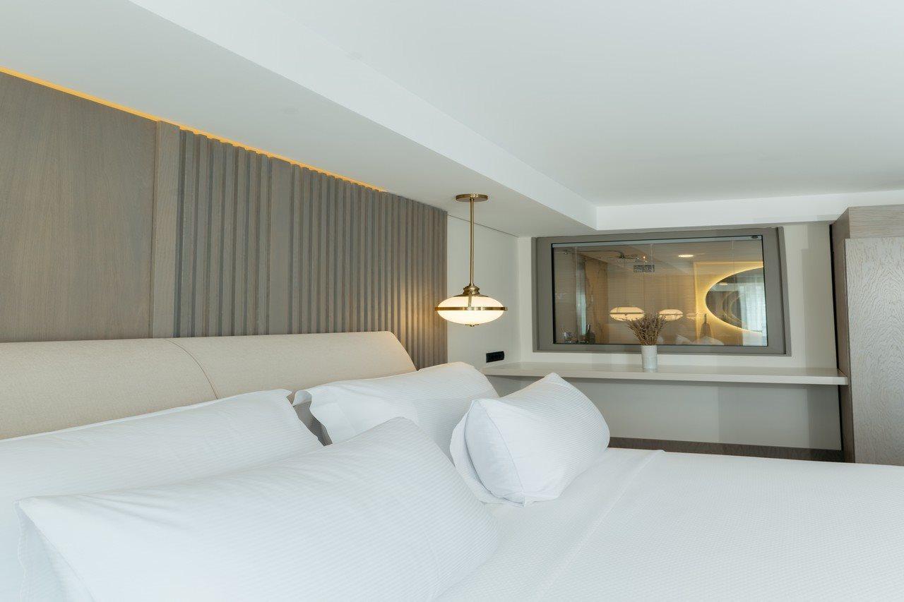 גומושלוק Astrid Hotel מראה חיצוני תמונה
