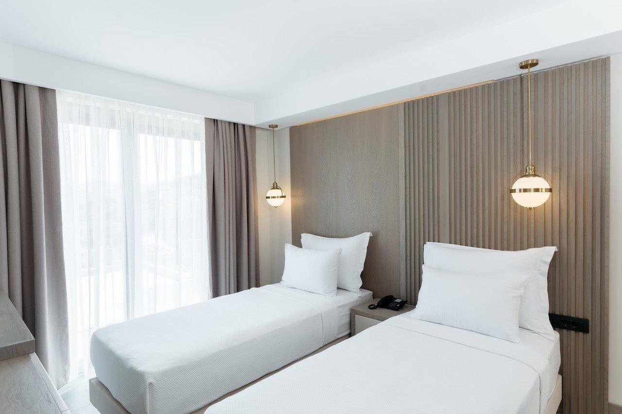 גומושלוק Astrid Hotel מראה חיצוני תמונה